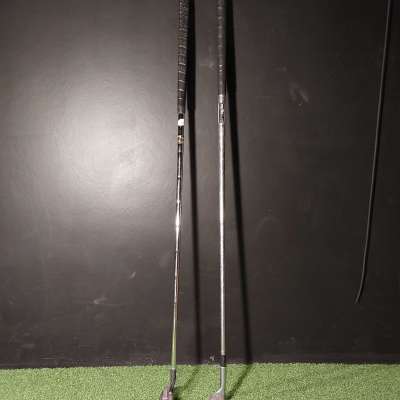 ไม้พัตเตอร์กับเวจกอล์ฟ Wilson Golf Putter And Sand Wedge Profile Picture